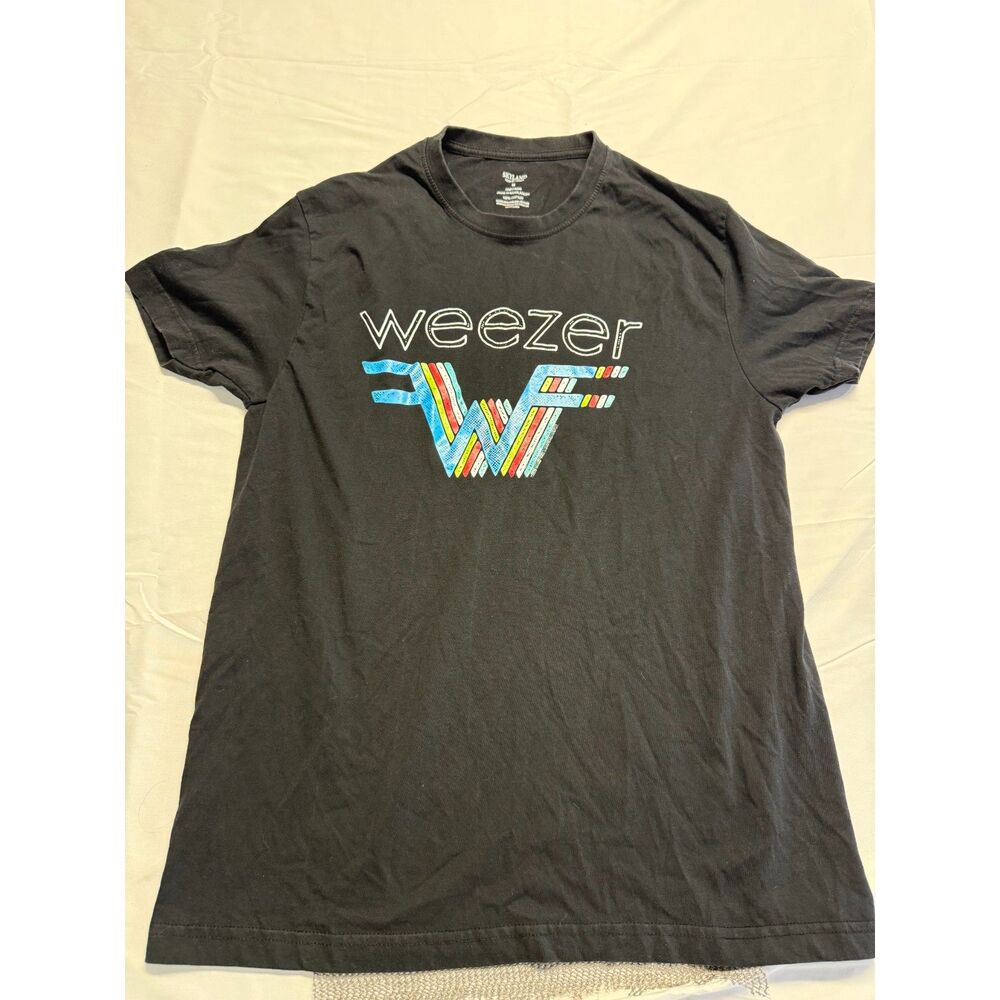 Skyland Size Medium Weezer graphic tee shirt black